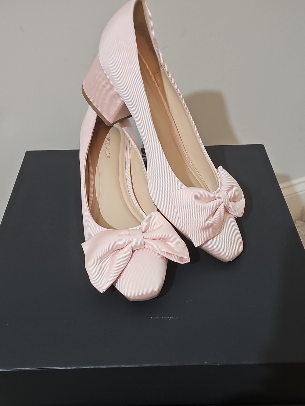 crown & ivy Blush Pink Bow Block Heel Pumps